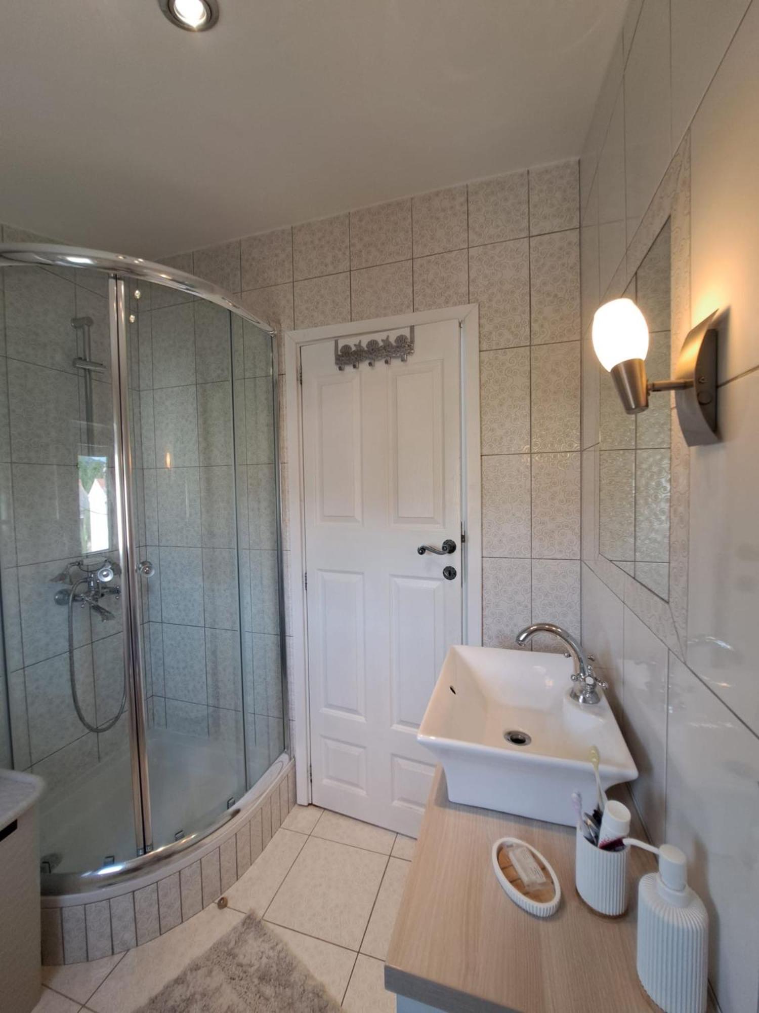 Apartman Lucia โพเซดารเย ภายนอก รูปภาพ
