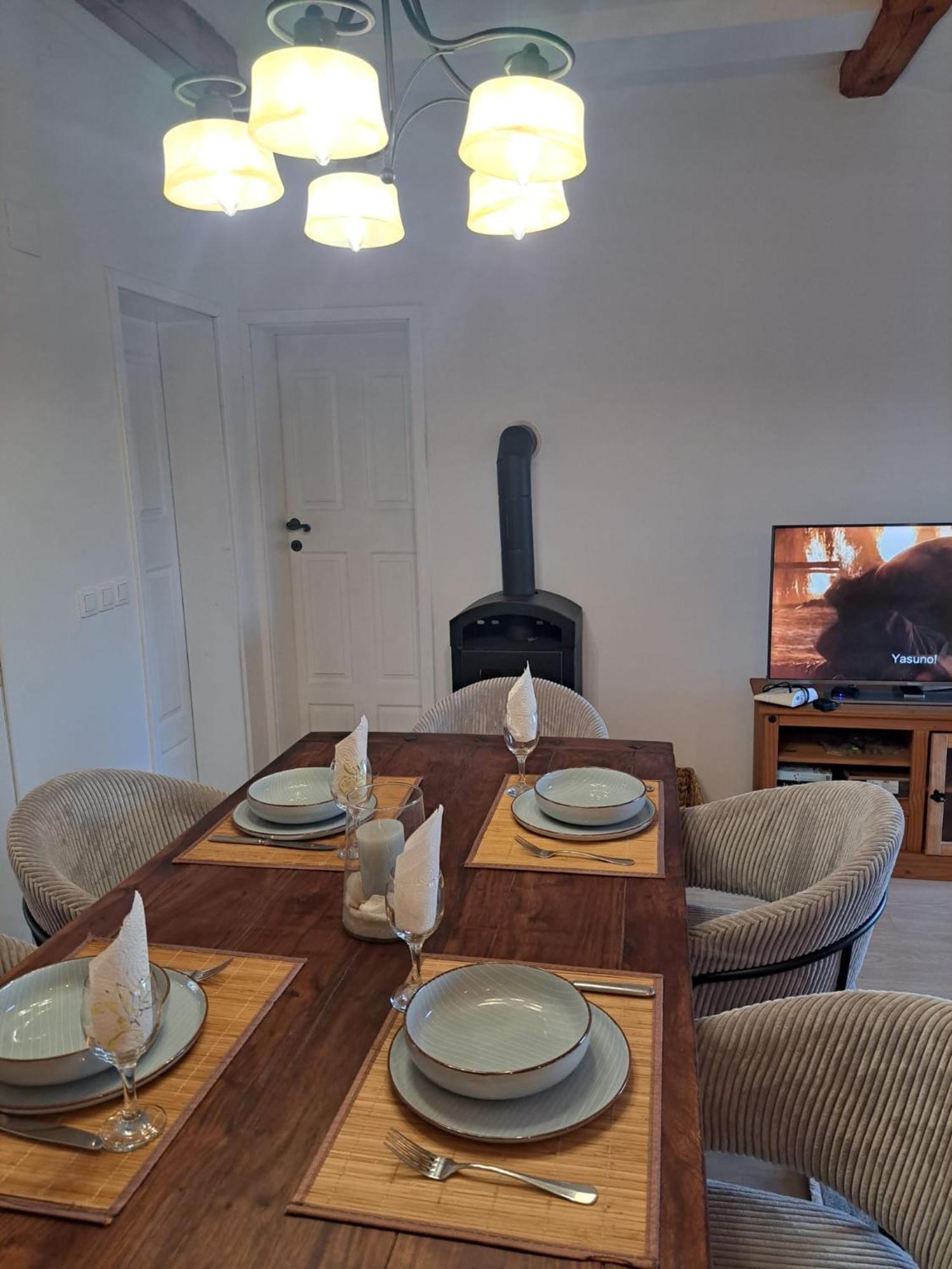 Apartman Lucia โพเซดารเย ภายนอก รูปภาพ